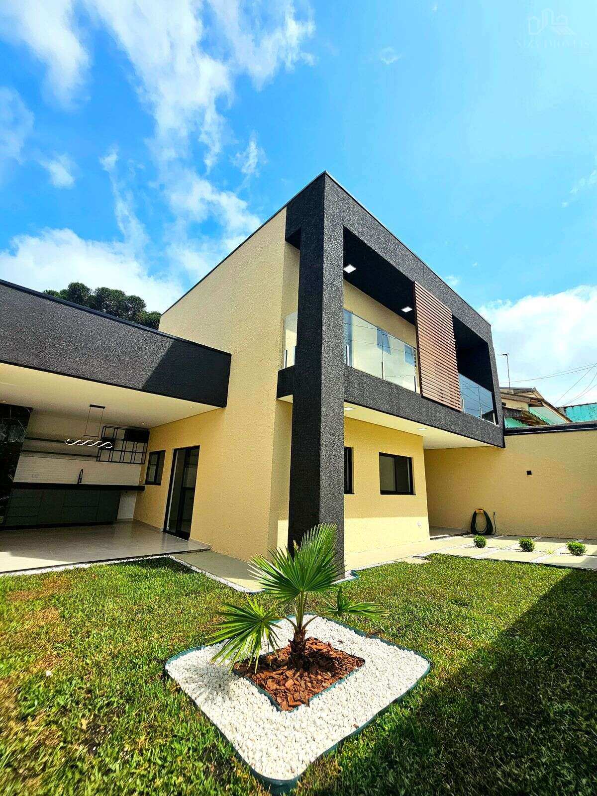 Sobrado à venda com 3 quartos - Vila Rosa,Piraquara