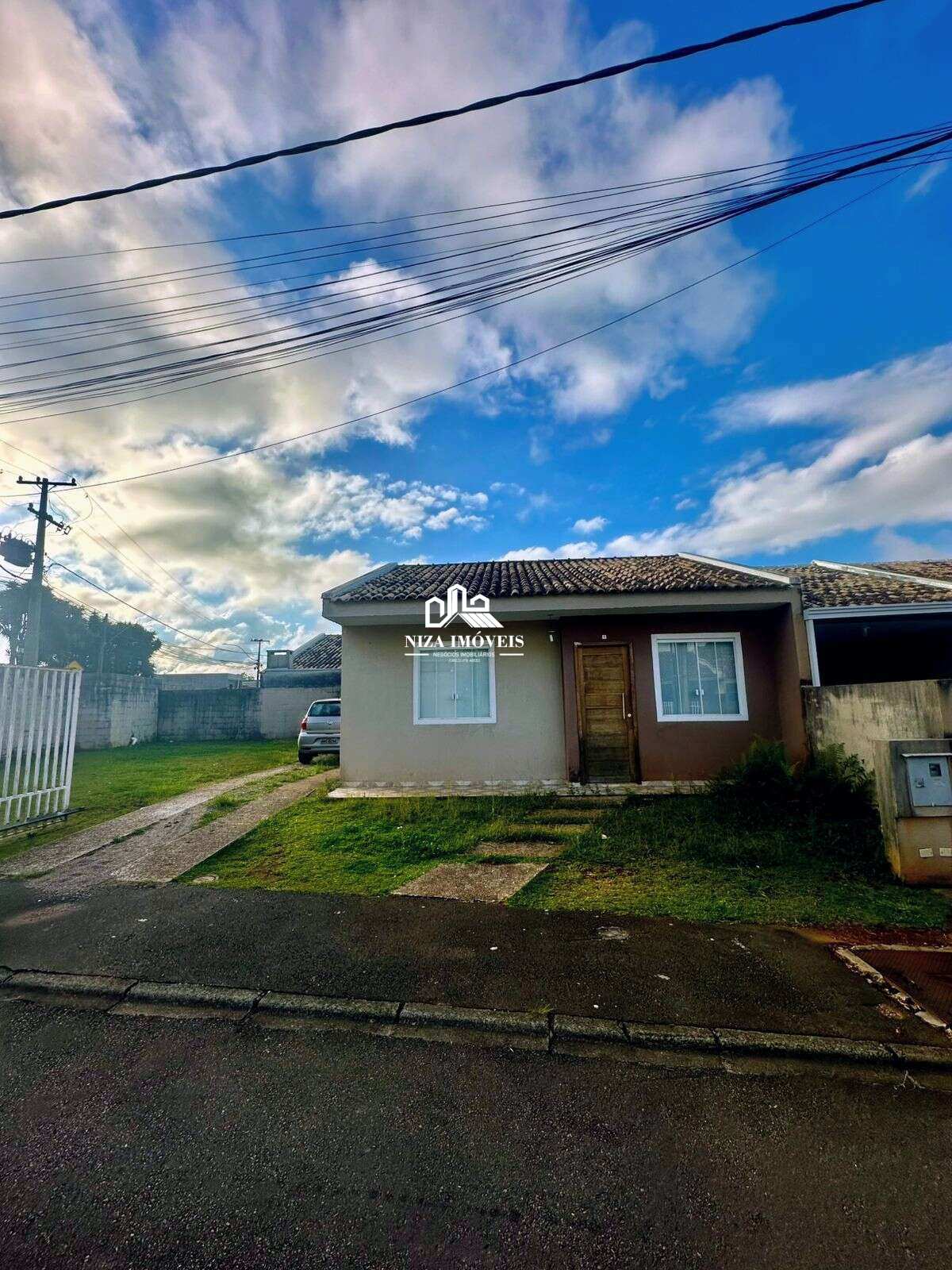 Casa de condomínio à venda com 3 quartos, 55m² - Vila São Tiago,Piraquara